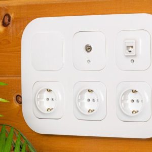 Розетка телевизионная TV 1-м ОП Quteo IP20 с топологией "звезда" бел. Leg 782215