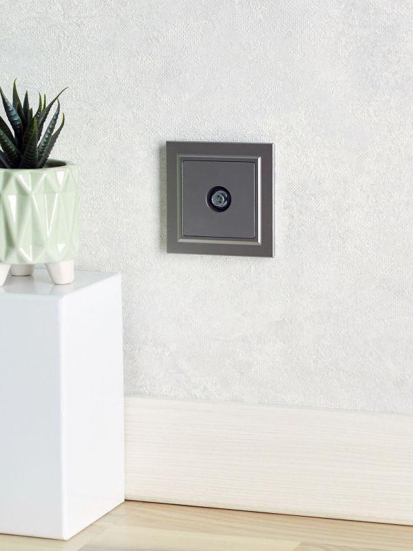 Розетка телевизионная оконечная TV СП Brite РТВ11-0-БрС механизм сталь IEK BR-A10-O-K46